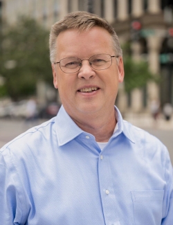 A headshot of Peter Svensson